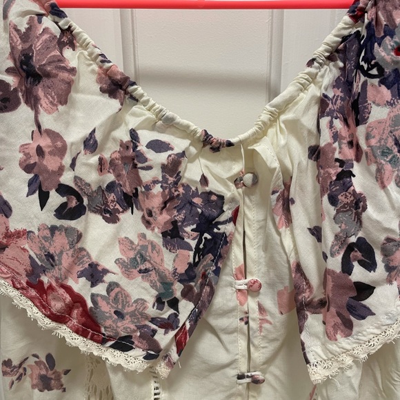 Off the shoulder floral blouse - Picture 3 of 3